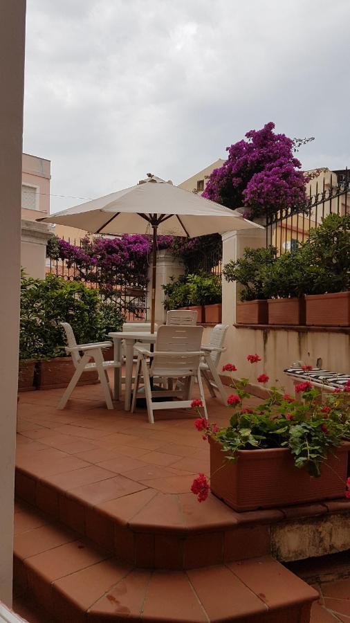 Monolocale In Villa Centrale La Maddalena  Zewnętrze zdjęcie