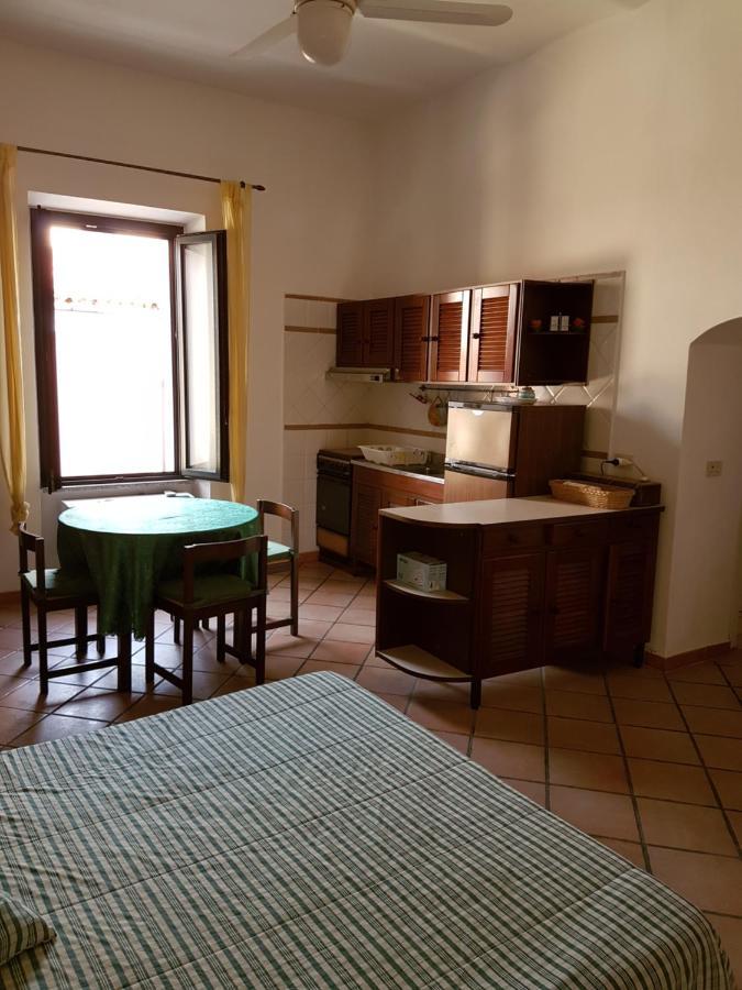 Monolocale In Villa Centrale La Maddalena  Zewnętrze zdjęcie